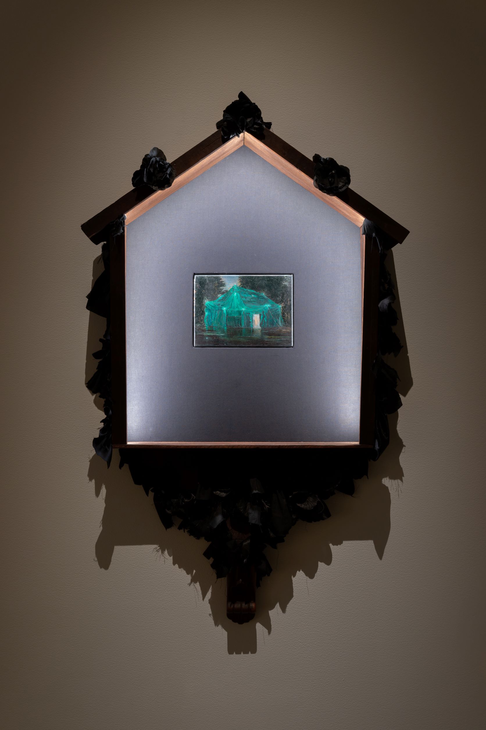 Joanna Whittle - Green (Dark Water) in shrine, 2021 resize - photo Jules Lister